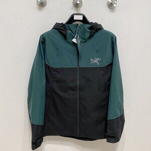 Arc’teryx Unisex Lightweight Hooded Hardshell Jacket